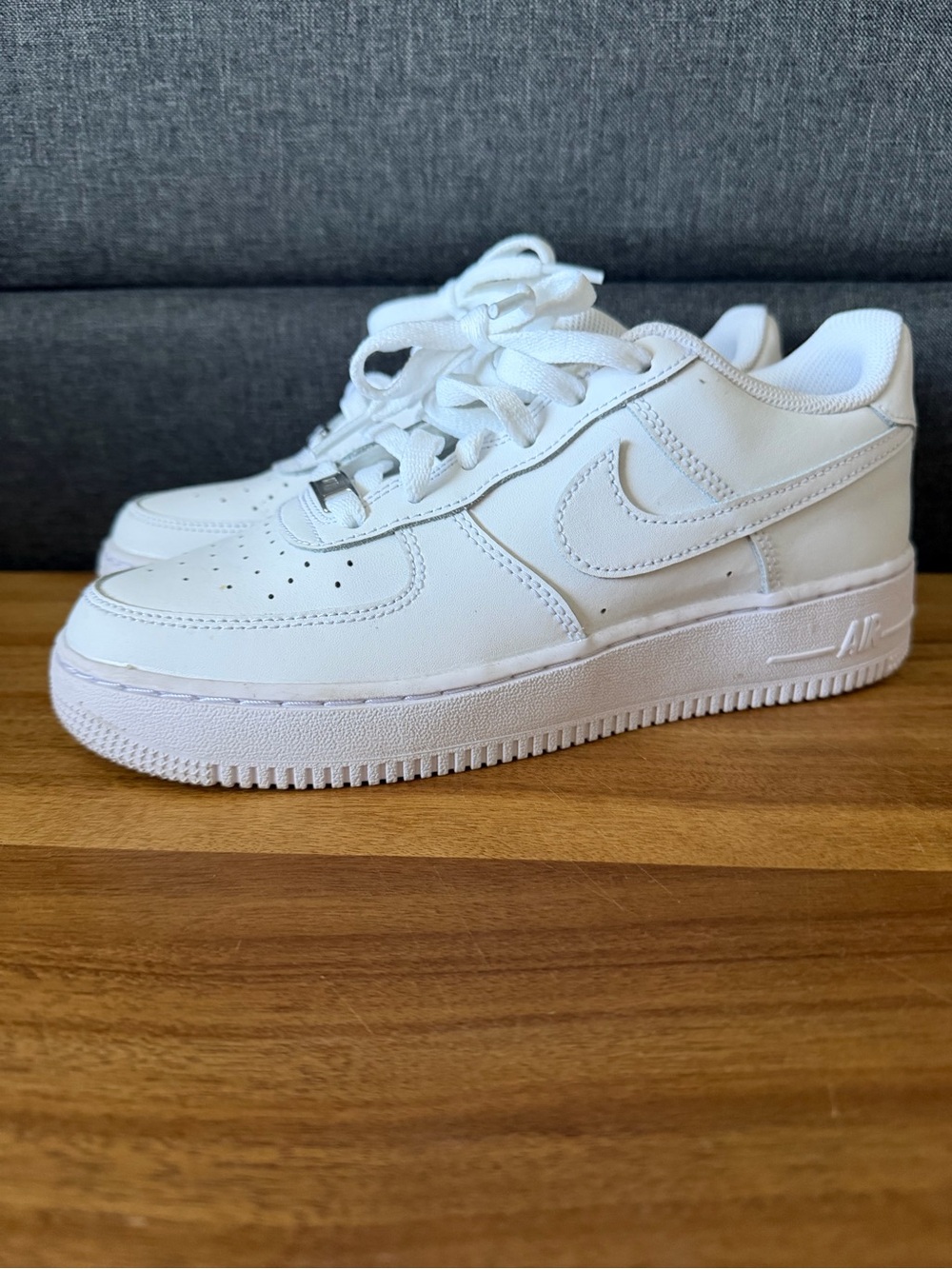 Nike Air Force 1 ‘07 GS Triple White Sneakers Size 6Y Women’s 7.5